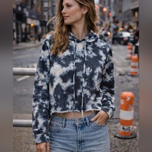 EUC Vanilla Star Tye Dye Waist Length Raw Hem Hoodie Size Medium